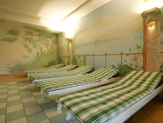 Bedroom 2, MONS suites wine passion, Reutte