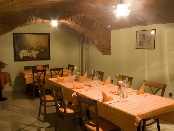 Food & Drinks 5, Horse inn Pension, Košice I