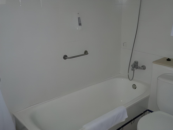 Bathroom 3, Santuari de la Salut de Sant Feliu de Pallerols, Girona