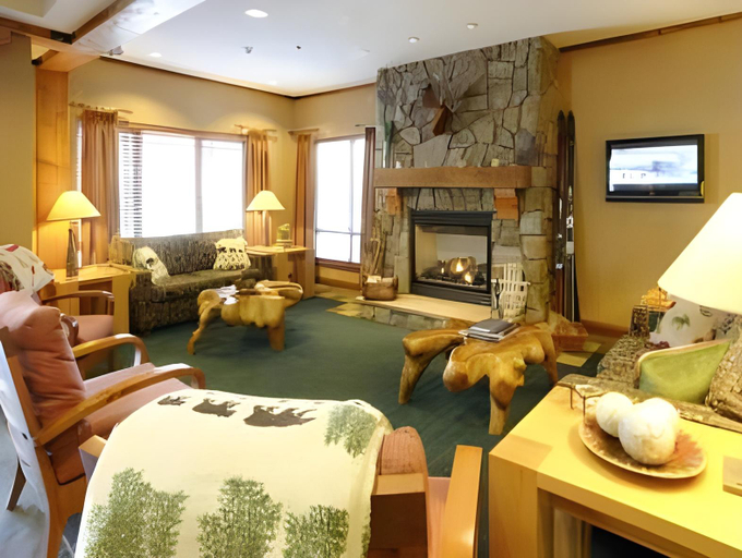 Public Area 1, Pemberton Valley Lodge, Squamish-Lillooet