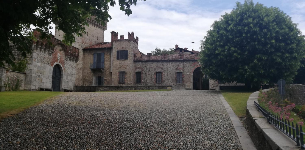Others 5, A due passi dal Castello, Varese