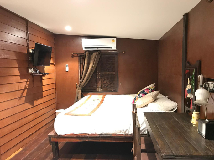 Bedroom 12