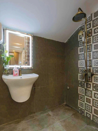 Bathroom 3, BIG PROMO-02 Bedrooms Look Hang Bo Str, Hoàn Kiếm