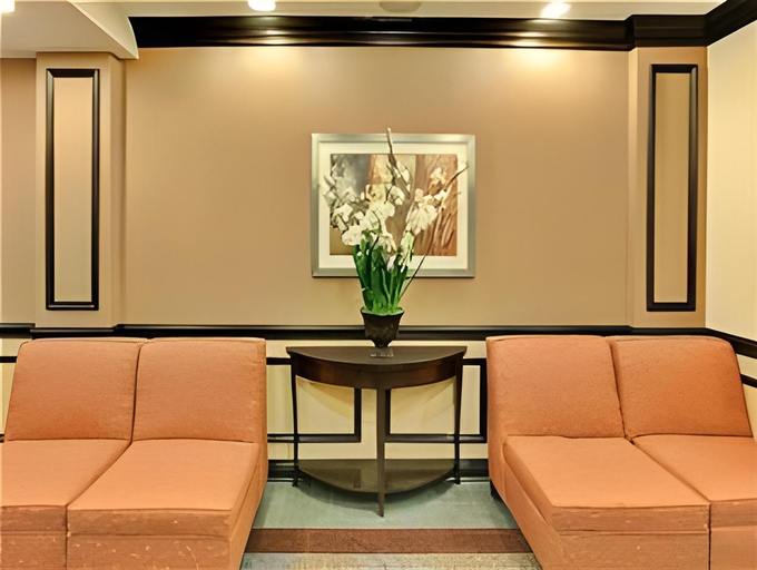 Public Area, Holiday Inn Express & Suites HAMBURG by IHG, Erie