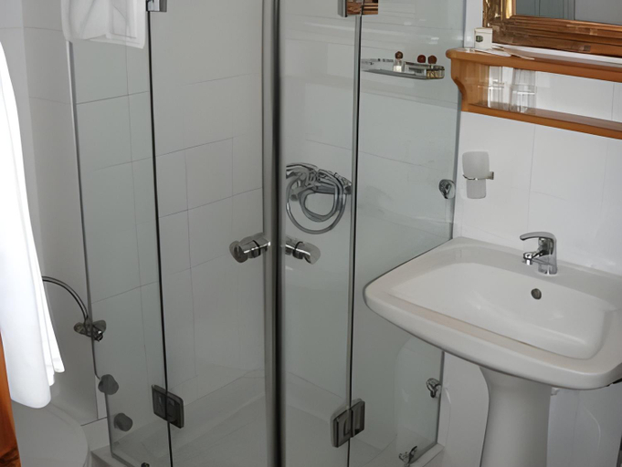 Bathroom 2, Archontiko Panagoula, Thessaly