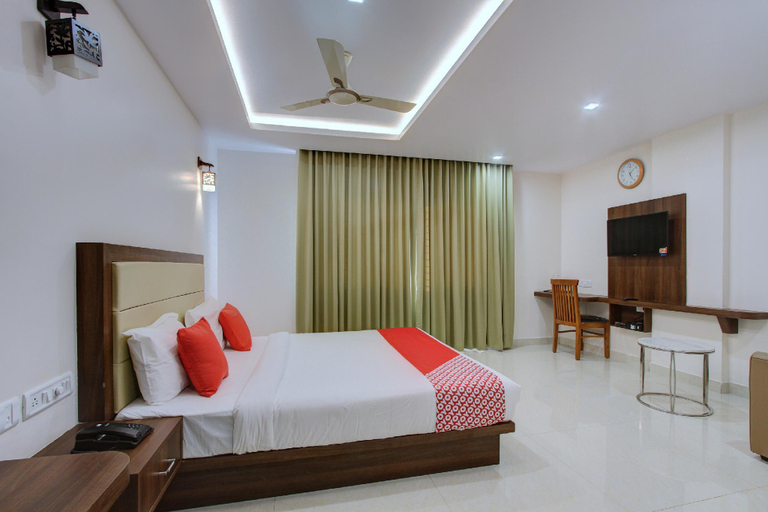 Bedroom 3, Hotel Ambika International Byndoor, Udupi