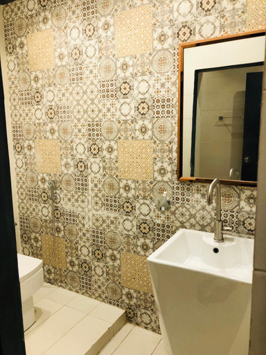 Bathroom 3, 12th  Avenue, Lahore