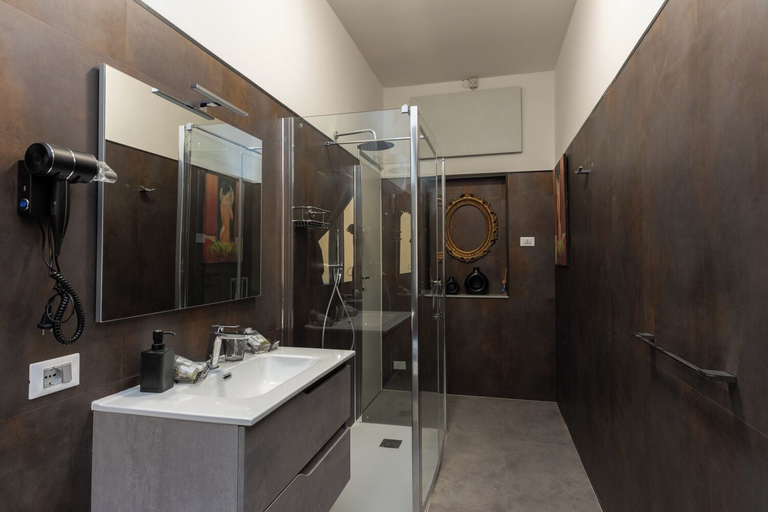 Bathroom 5, Urban Beach, Chieti