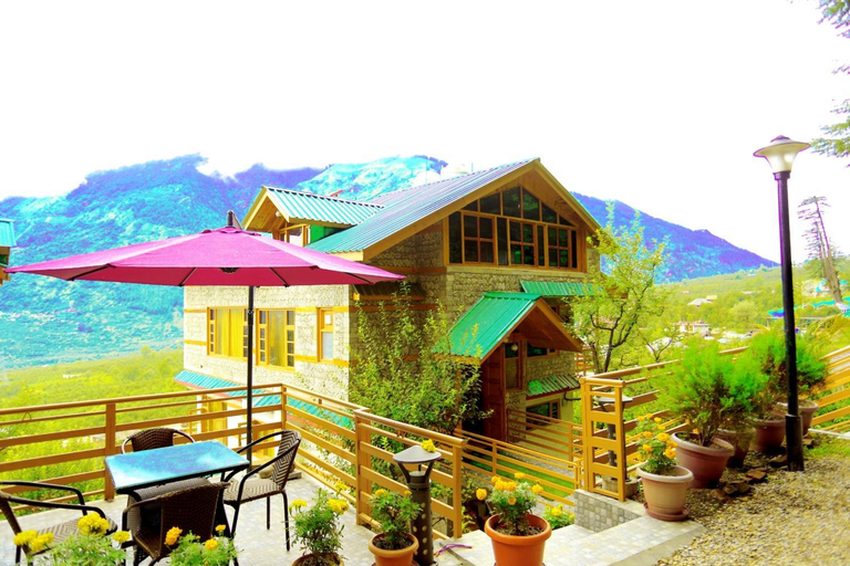 Exterior & Views