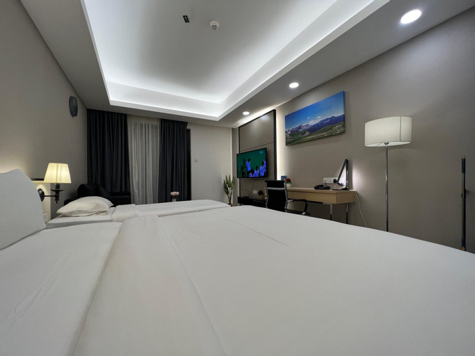 Bedroom 13