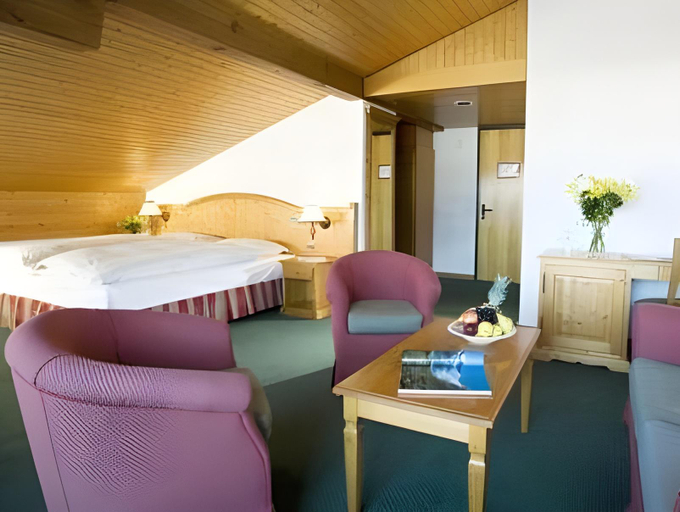 Bedroom 3, Hotel Cailler & Bains de la Gruyere, La Gruyère