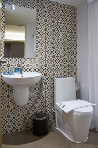 Bathroom 23