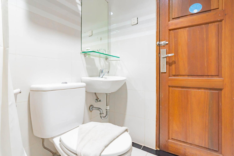 Bathroom 18