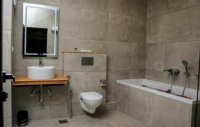 Bathroom 4, Sia Signature, North Goa