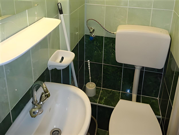 Bathroom 2, Hotel Touring, Nagykanizsai/Zalakaros
