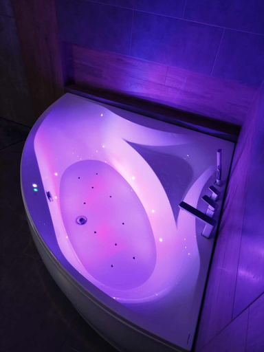 Bathroom 7