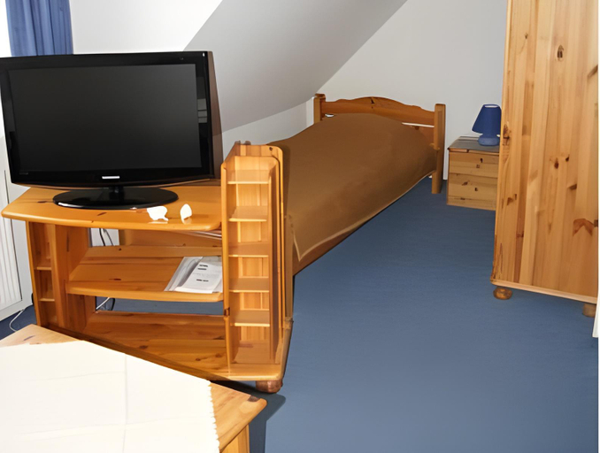 Bedroom 2, Hotel Dorfkrug Busum, Dithmarschen