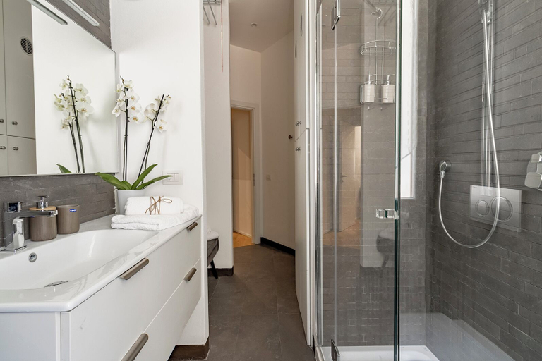 Bathroom 2, HouSmart Massarenti 61, Bologna