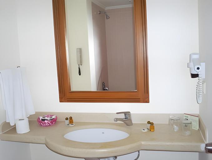 Bathroom 5, Akka Claros Hotel, Kemer