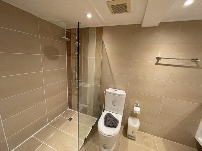 Bathroom 3, Peaceful retreat at Kalim Bay - pool, bar, garden, Pulau Phuket
