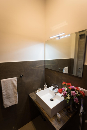Bathroom 3, B&B Depretis19, Napoli