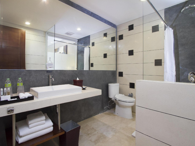 Bathroom 15