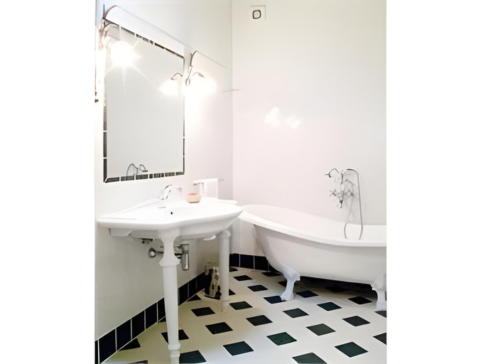 Bathroom 3, Residence Michelangiolo, Florence