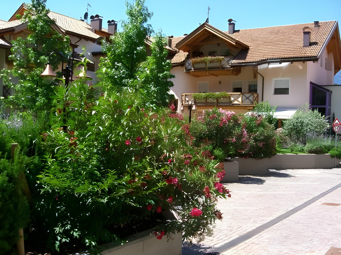 Exterior & Views 1, Hotel Ristorante Lewald, Bolzano