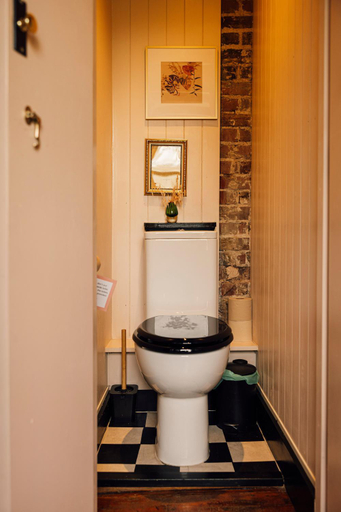 Bathroom 2, The George & Heart House, Kent