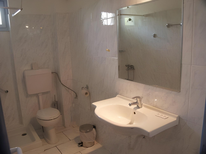 Bathroom 2, Hotel Kanelli Beach, West Greece