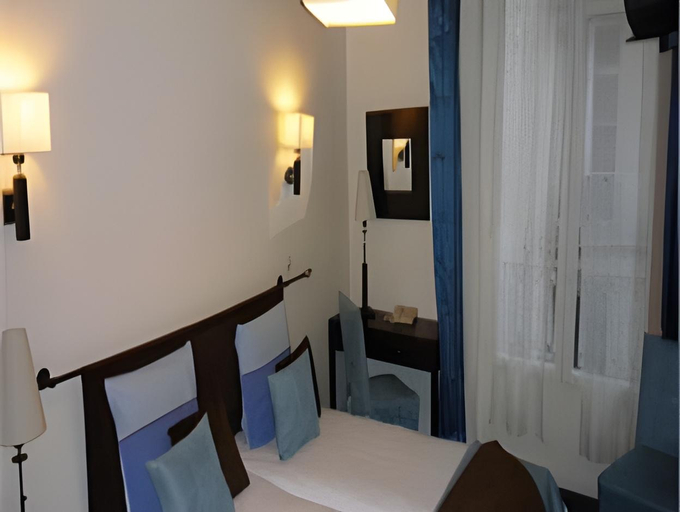 Bedroom 2, Hotel du Dragon, Paris