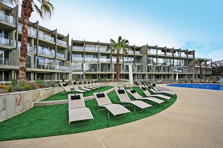 Others 2, Resort Hotel Room 226, Surf Coast - East