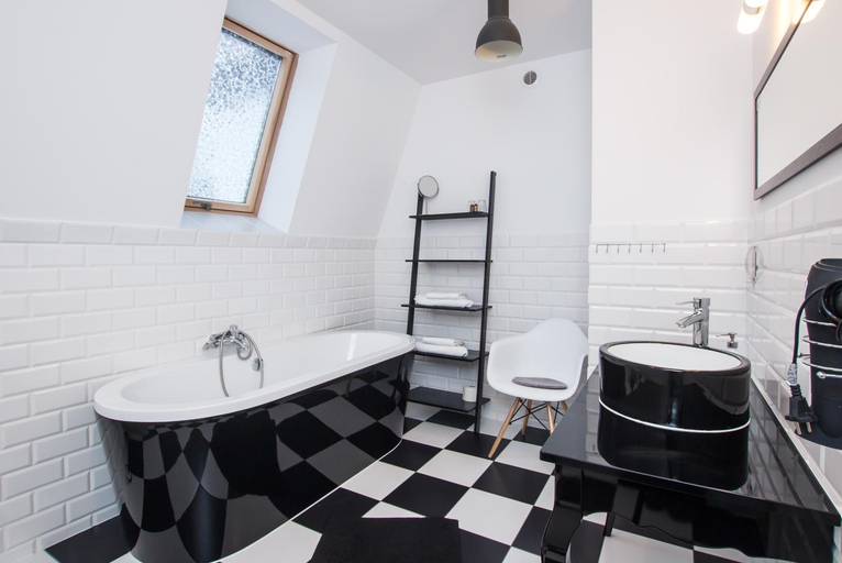 Bathroom 2, Sowia Dolina - Gory Sowie, Dzierżoniów
