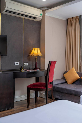 Bedroom 8