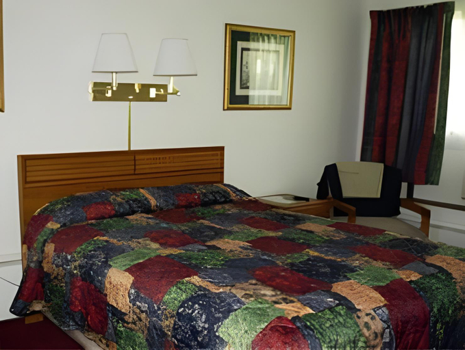 Bedroom 2, Eastgate Inn, Grafton