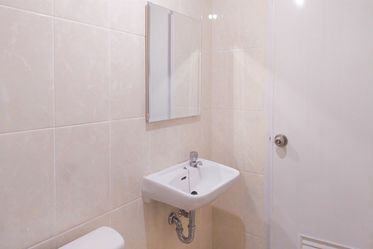 Bathroom 3, Comfy And Spacious 2Br Apartment At M-Town Residence, Tangerang