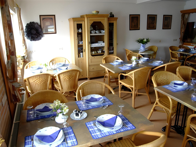 Food & Drinks 2, Hotel Workum, Nijefurd