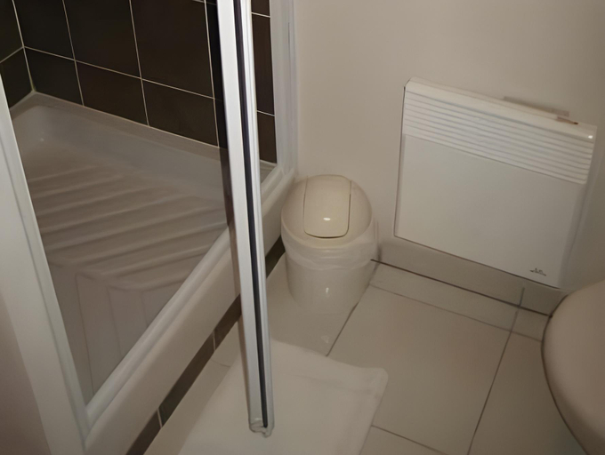 Bathroom 3, Residence Hoteliere des Ondes, Haute-Garonne