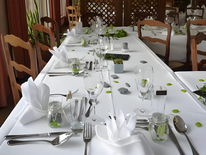 Food & Drinks 5, Logis Hotel Notre-Dame - restaurant ouvert midi et soir sauf dimanche soir, Moselle