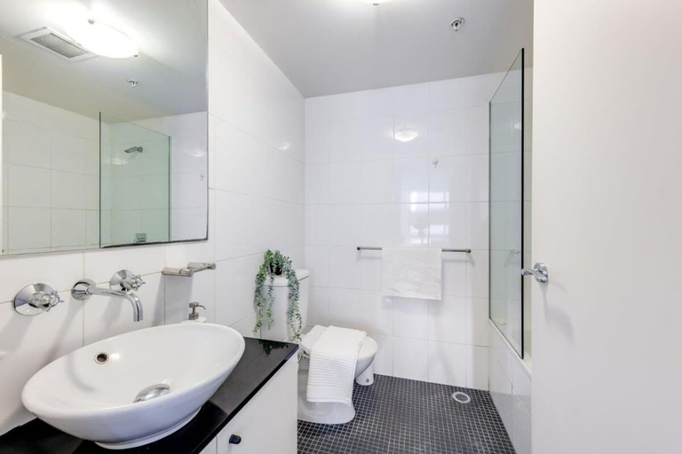 Bedroom 2, A Comfy 2BR Apt Right Next to Darling Harbour, Sydney
