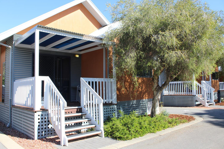 Exterior 12