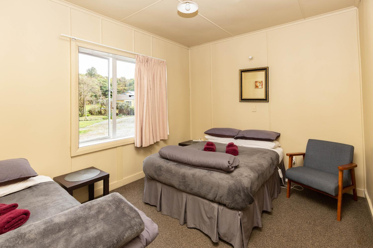 Others 2, Kaniere Hotel, Westland