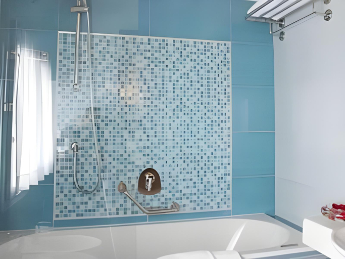 Bathroom 2, Hotel Coppe Jesolo, Venezia