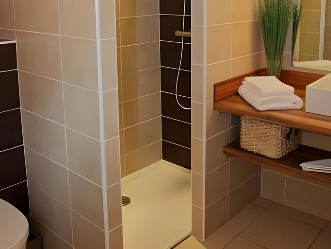 Bathroom 4, Les Olivades, Hautes-Alpes