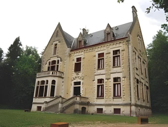 Others 5, Chateau La Thuiliere, Dordogne