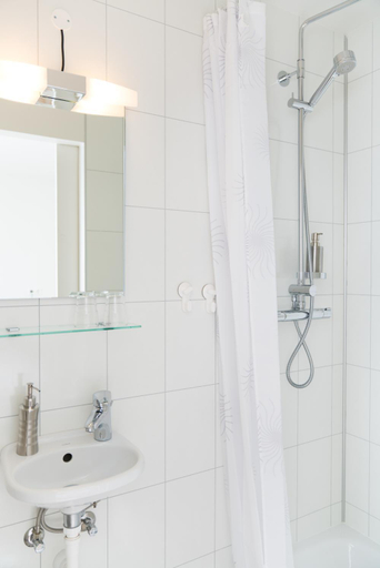 Bathroom 7