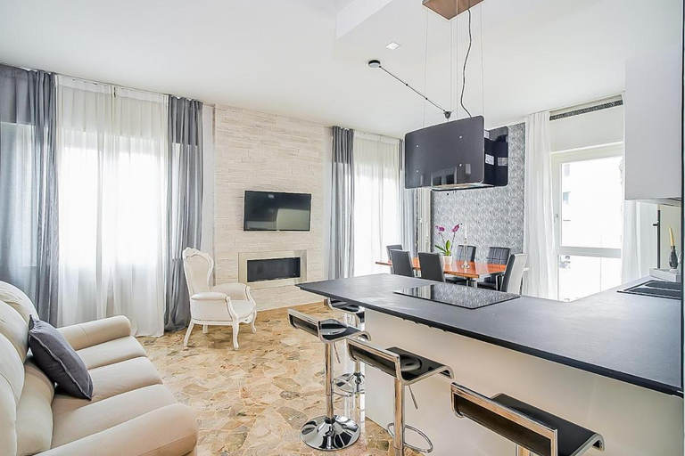 Others 3, Elegant & Spacious - 30 min from Venice - King beds!, Treviso