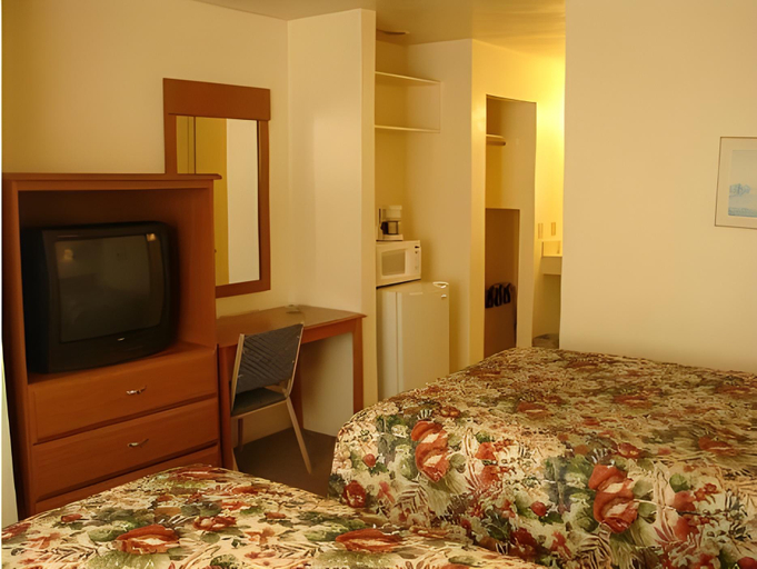 Bedroom 2, Sunbeam Motel, San Luis Obispo