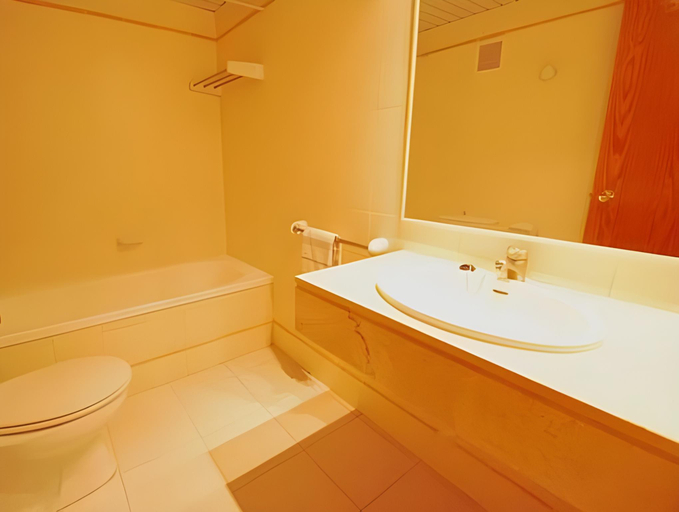 Bathroom 4, Gavimar La Mirada Club Resort, Baleares