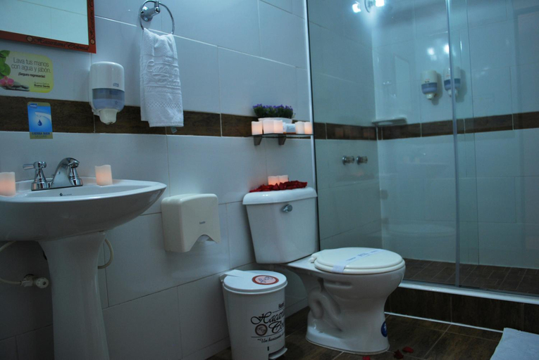 Bathroom 4, Hotel Hacaritama Colonial, Villavicencio